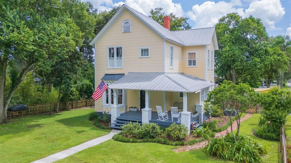 Recently Sold: $349,900 (5 beds, 2 baths, 2403 Square Feet)