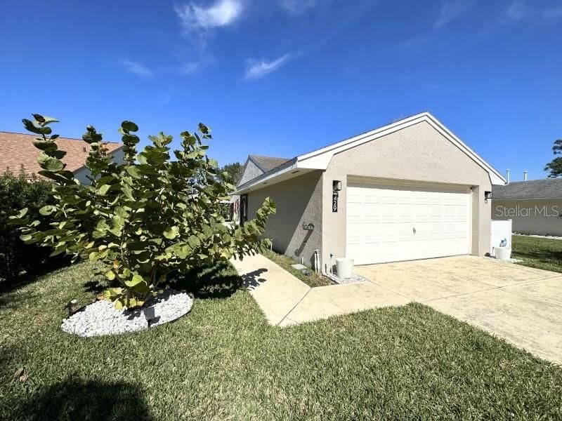 Recently Rented: $1,825 (2 beds, 2 baths, 1435 Square Feet)