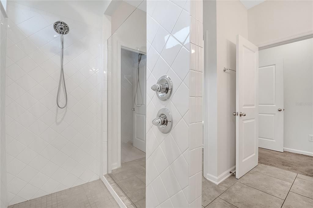 Active With Contract: $539,900 (4 beds, 3 baths, 2865 Square Feet)