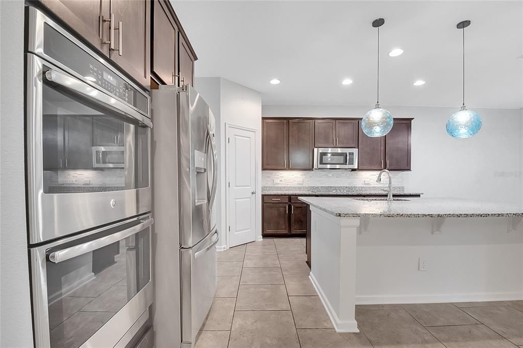 Active With Contract: $539,900 (4 beds, 3 baths, 2865 Square Feet)