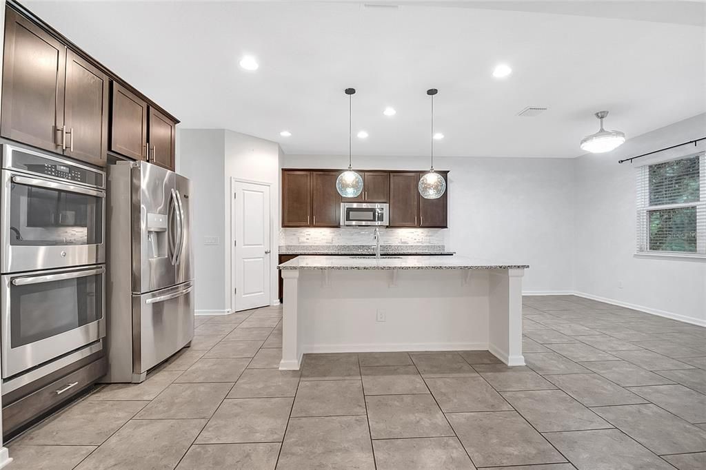 Active With Contract: $539,900 (4 beds, 3 baths, 2865 Square Feet)