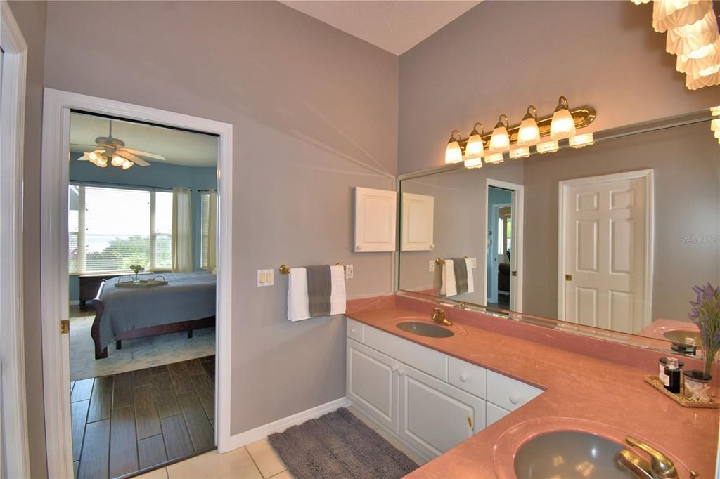 待售: $750,000 (5 贝兹, 3 浴室, 3161 平方英尺)