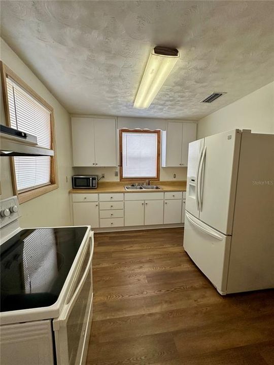 En Venta: $219,000 (6 camas, 4 baños, 2471 Pies cuadrados)