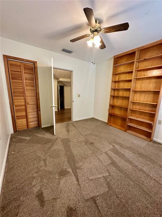 En Venta: $219,000 (6 camas, 4 baños, 2471 Pies cuadrados)