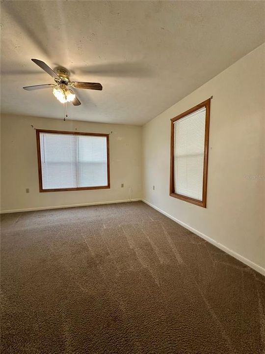 En Venta: $219,000 (6 camas, 4 baños, 2471 Pies cuadrados)