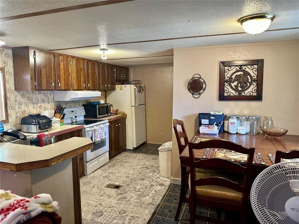 En Venta: $219,000 (6 camas, 4 baños, 2471 Pies cuadrados)