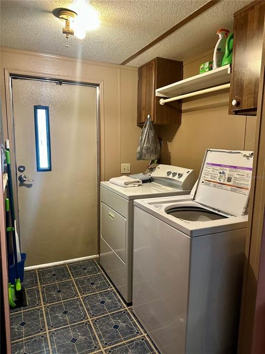 En Venta: $219,000 (6 camas, 4 baños, 2471 Pies cuadrados)