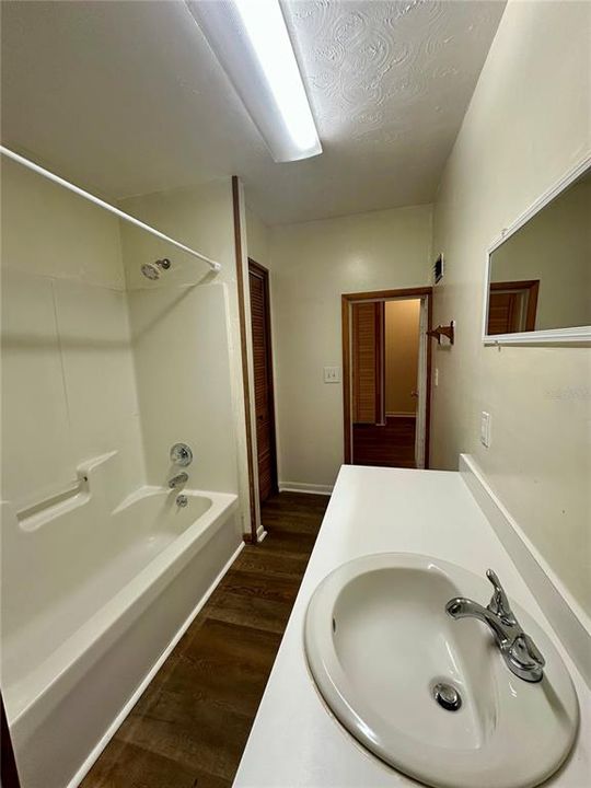 En Venta: $219,000 (6 camas, 4 baños, 2471 Pies cuadrados)