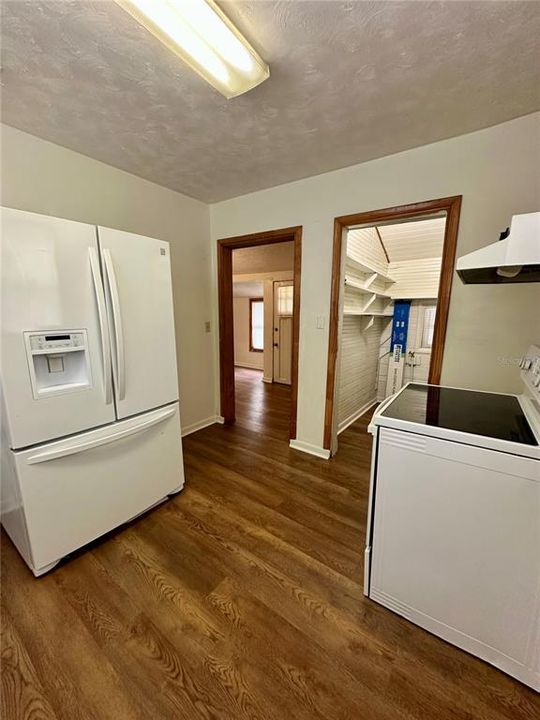 En Venta: $219,000 (6 camas, 4 baños, 2471 Pies cuadrados)