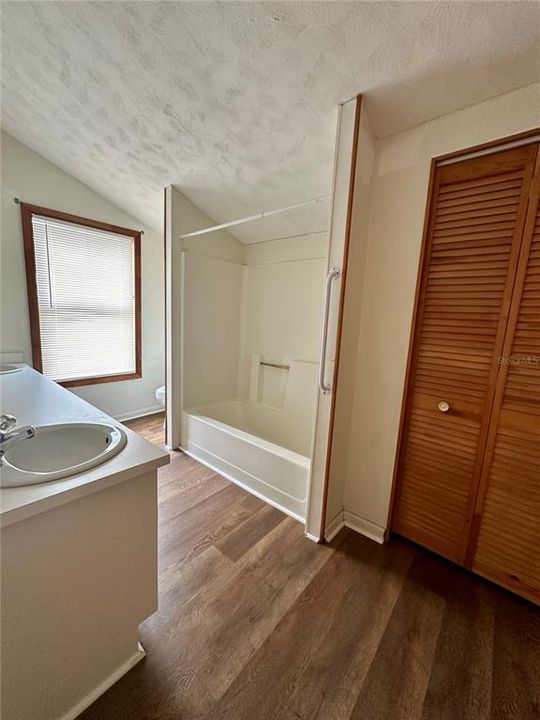 En Venta: $219,000 (6 camas, 4 baños, 2471 Pies cuadrados)