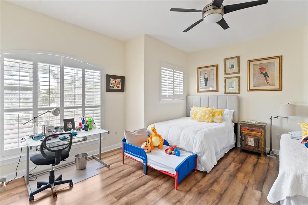 出租: $7,000 (4 贝兹, 3 浴室, 2719 平方英尺)