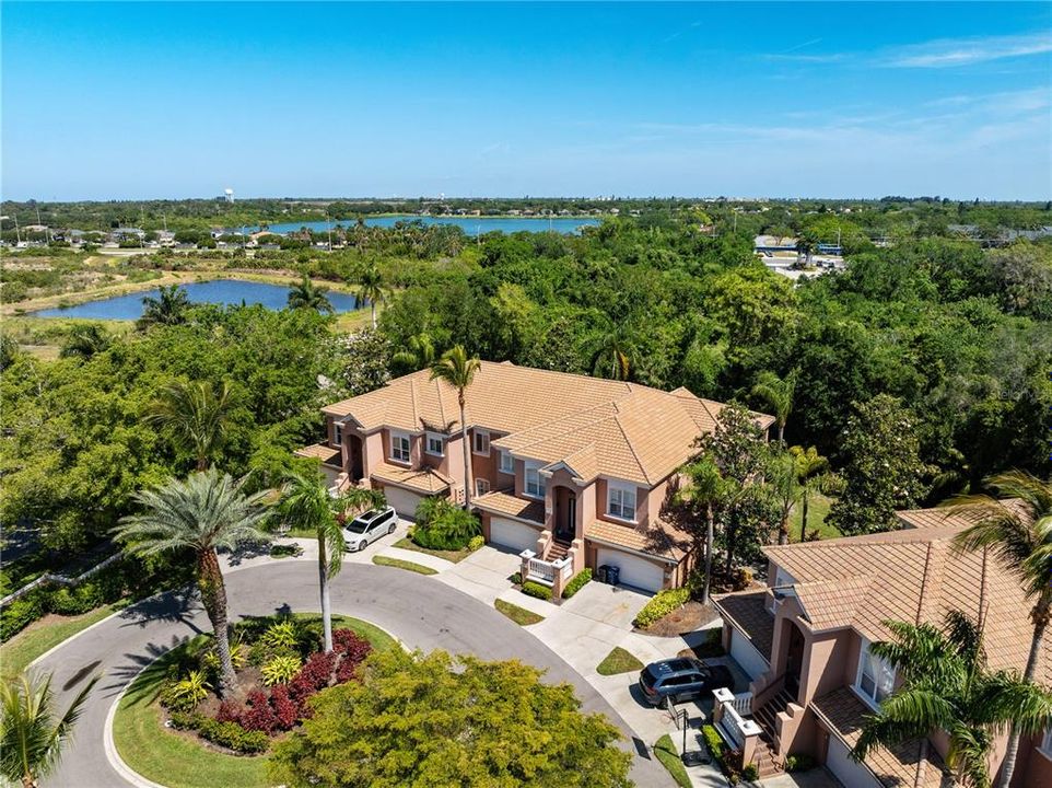 出租: $7,000 (4 贝兹, 3 浴室, 2719 平方英尺)