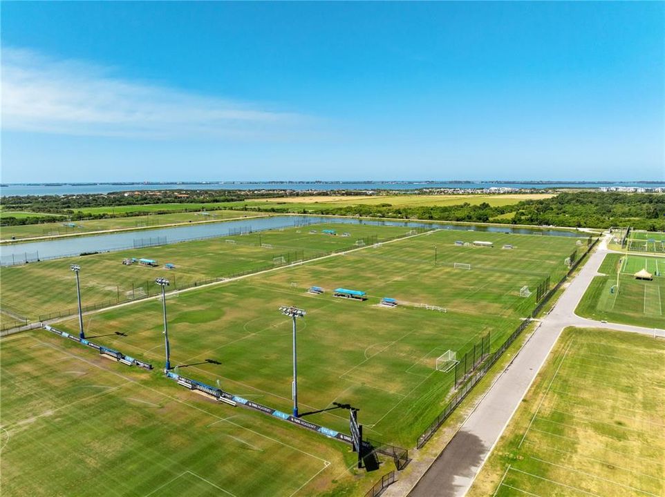 出租: $7,000 (4 贝兹, 3 浴室, 2719 平方英尺)