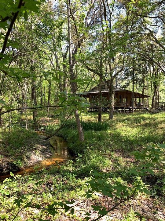 最近售出: $190,000 (1 贝兹, 1 浴室, 300 平方英尺)