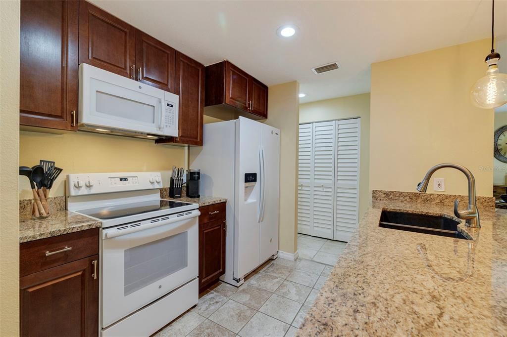 Active With Contract: $2,850 (3 beds, 2 baths, 1200 Square Feet)