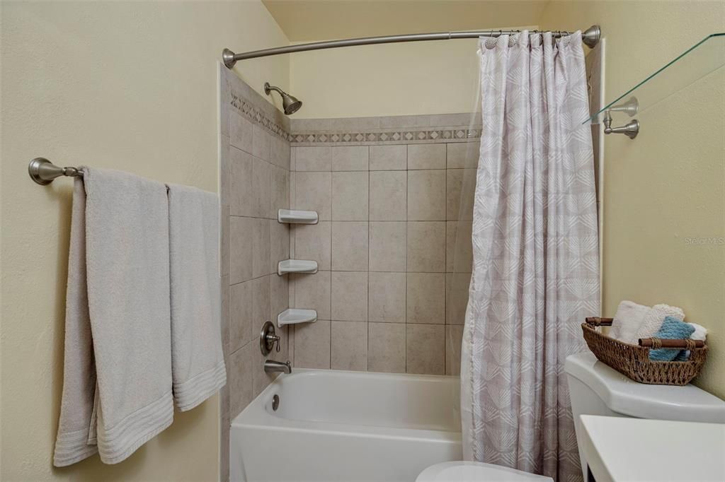 Active With Contract: $2,850 (3 beds, 2 baths, 1200 Square Feet)