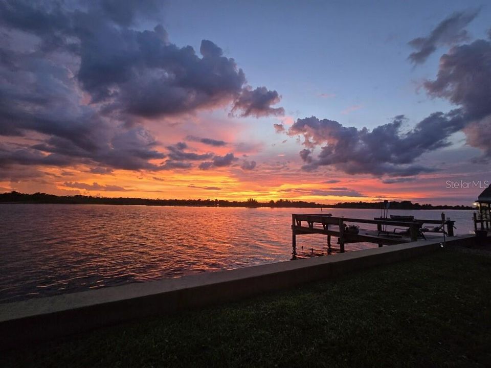 На продажу: $999,000 (2 спален, 2 ванн, 1897 Квадратных фут)