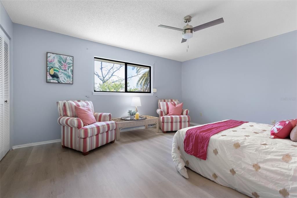 На продажу: $999,000 (2 спален, 2 ванн, 1897 Квадратных фут)