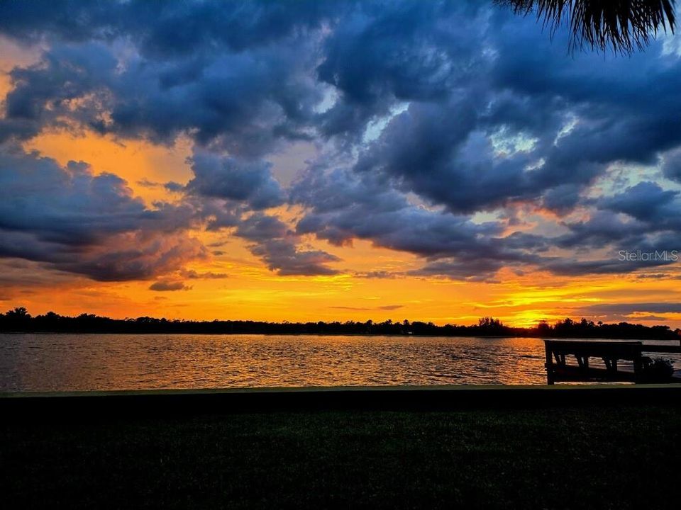 На продажу: $999,000 (2 спален, 2 ванн, 1897 Квадратных фут)