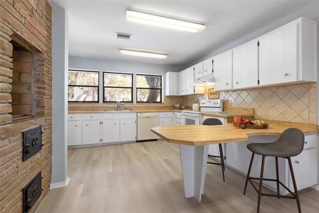 На продажу: $999,000 (2 спален, 2 ванн, 1897 Квадратных фут)