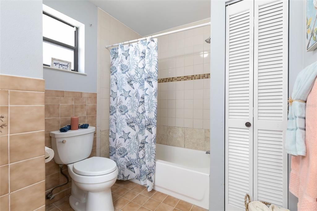 На продажу: $999,000 (2 спален, 2 ванн, 1897 Квадратных фут)