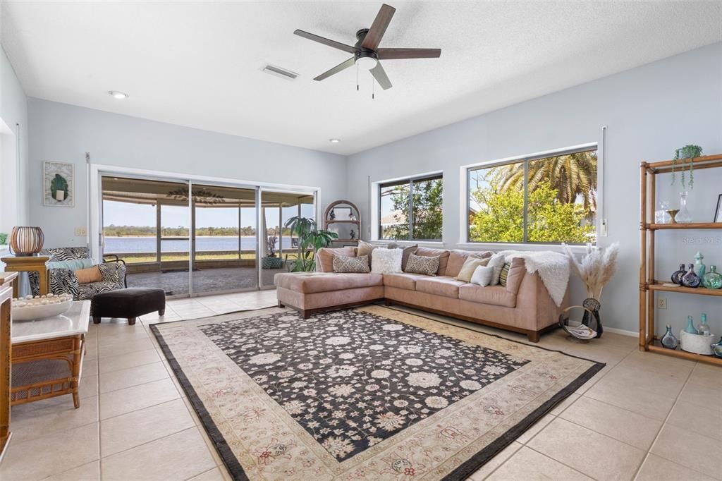 На продажу: $999,000 (2 спален, 2 ванн, 1897 Квадратных фут)