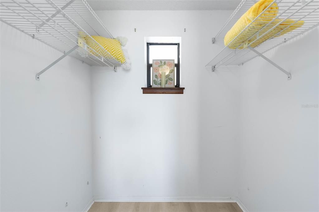 На продажу: $999,000 (2 спален, 2 ванн, 1897 Квадратных фут)