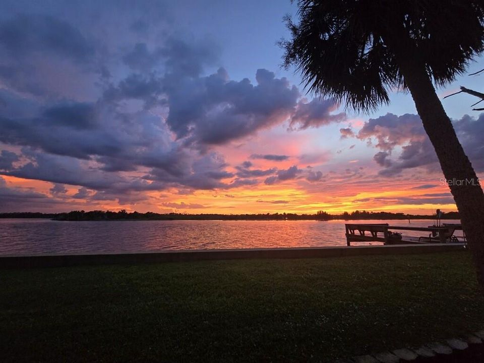 На продажу: $999,000 (2 спален, 2 ванн, 1897 Квадратных фут)