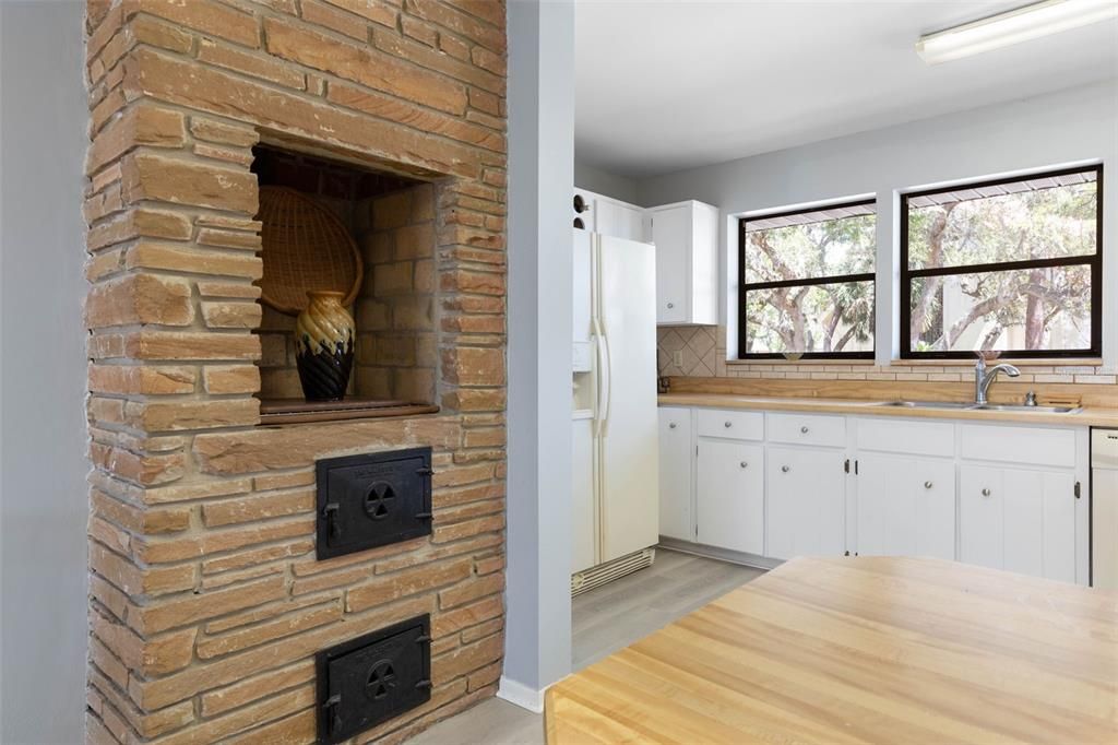 На продажу: $999,000 (2 спален, 2 ванн, 1897 Квадратных фут)