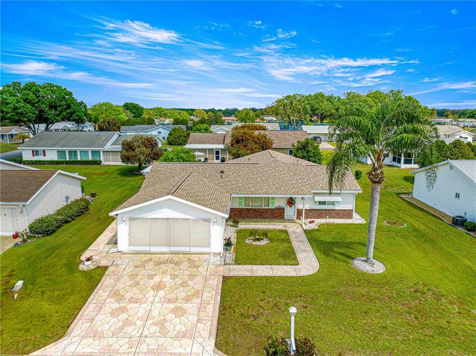 Недавно продано: $299,900 (3 спален, 2 ванн, 2093 Квадратных фут)