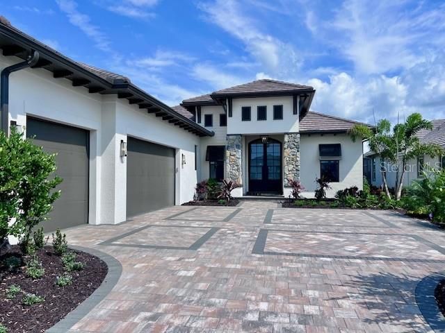 Recently Sold: $2,343,199 (4 beds, 4 baths, 3846 Square Feet)