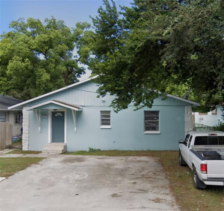 Vendido Recientemente: $394,000 (4 camas, 2 baños, 1715 Pies cuadrados)