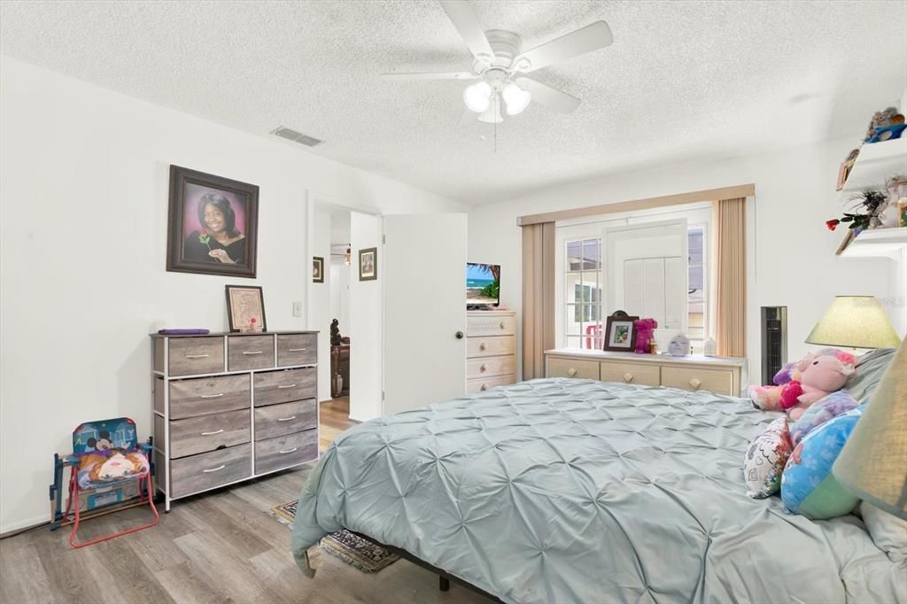 待售: $350,000 (3 贝兹, 3 浴室, 1938 平方英尺)