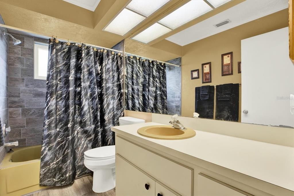 待售: $350,000 (3 贝兹, 3 浴室, 1938 平方英尺)