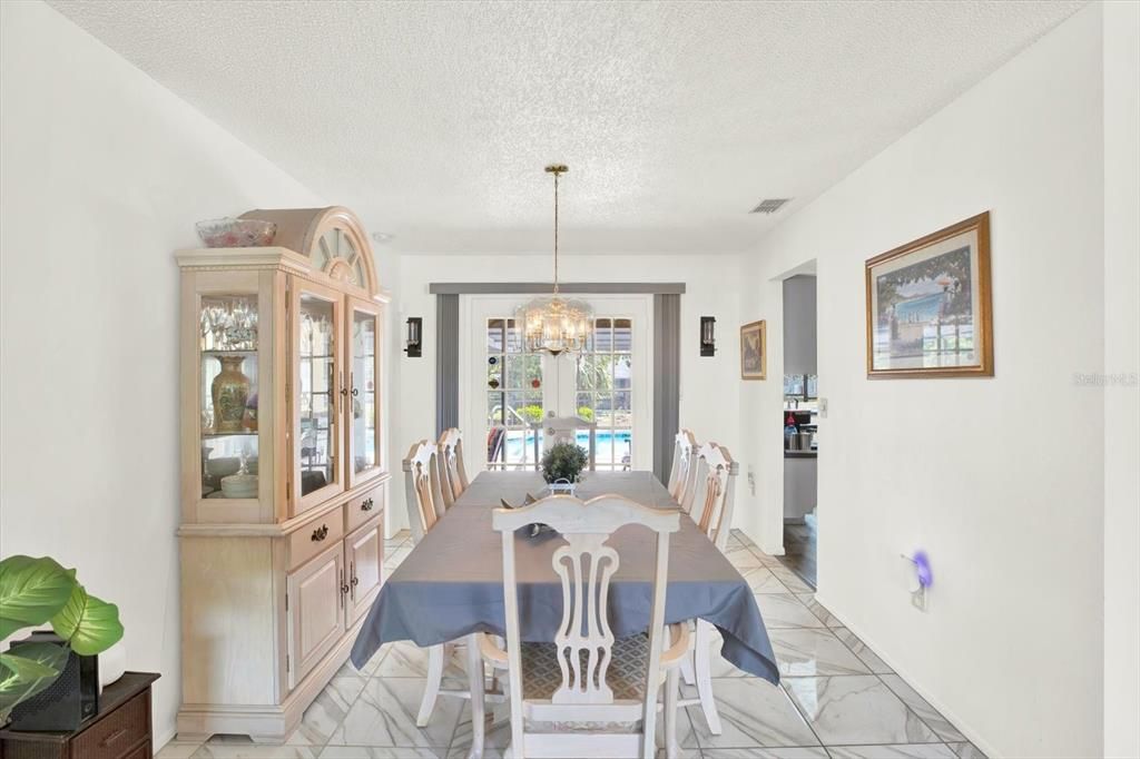 待售: $350,000 (3 贝兹, 3 浴室, 1938 平方英尺)