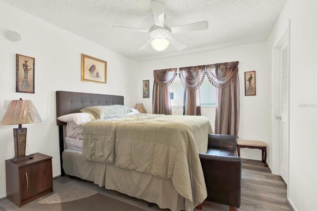 待售: $350,000 (3 贝兹, 3 浴室, 1938 平方英尺)