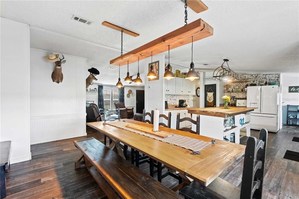 For Sale: $425,000 (4 beds, 2 baths, 2432 Square Feet)