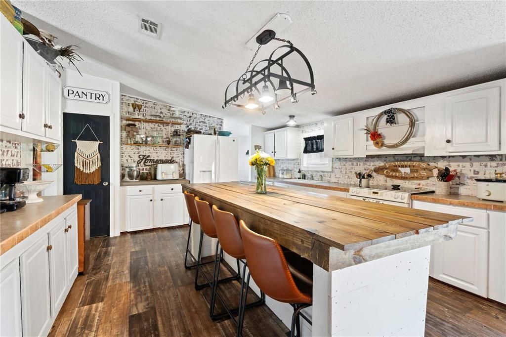 For Sale: $425,000 (4 beds, 2 baths, 2432 Square Feet)