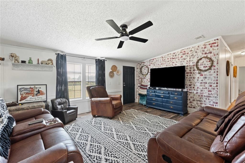 For Sale: $425,000 (4 beds, 2 baths, 2432 Square Feet)