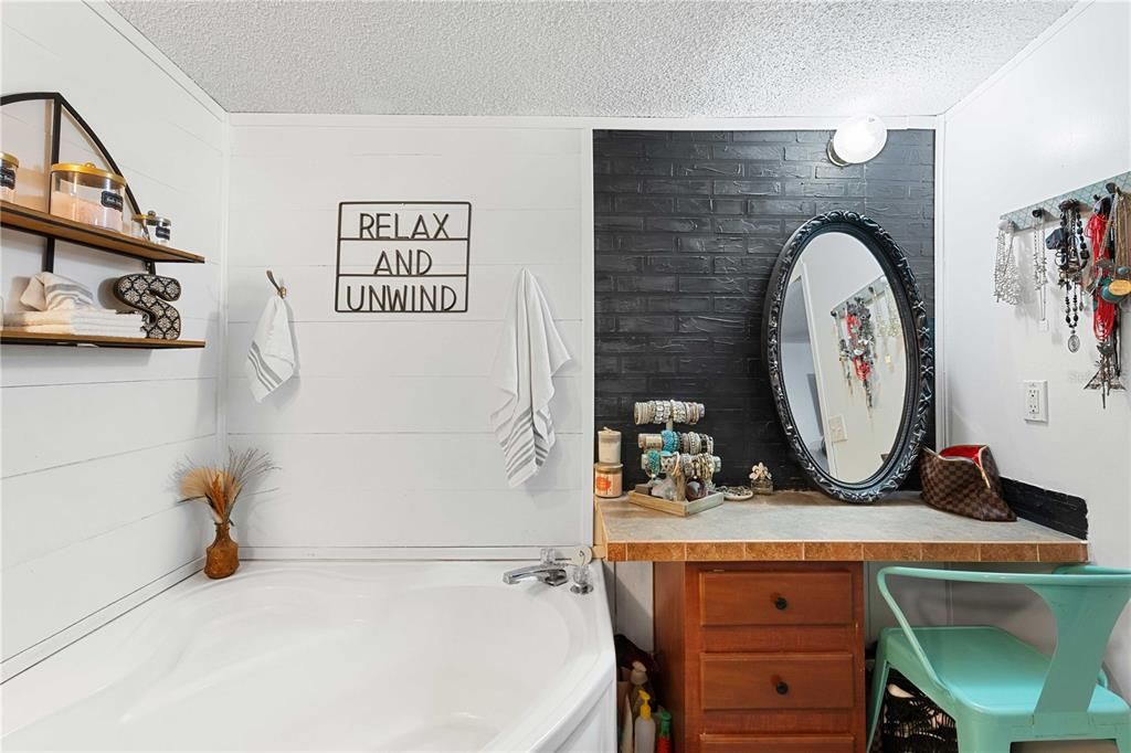 For Sale: $425,000 (4 beds, 2 baths, 2432 Square Feet)