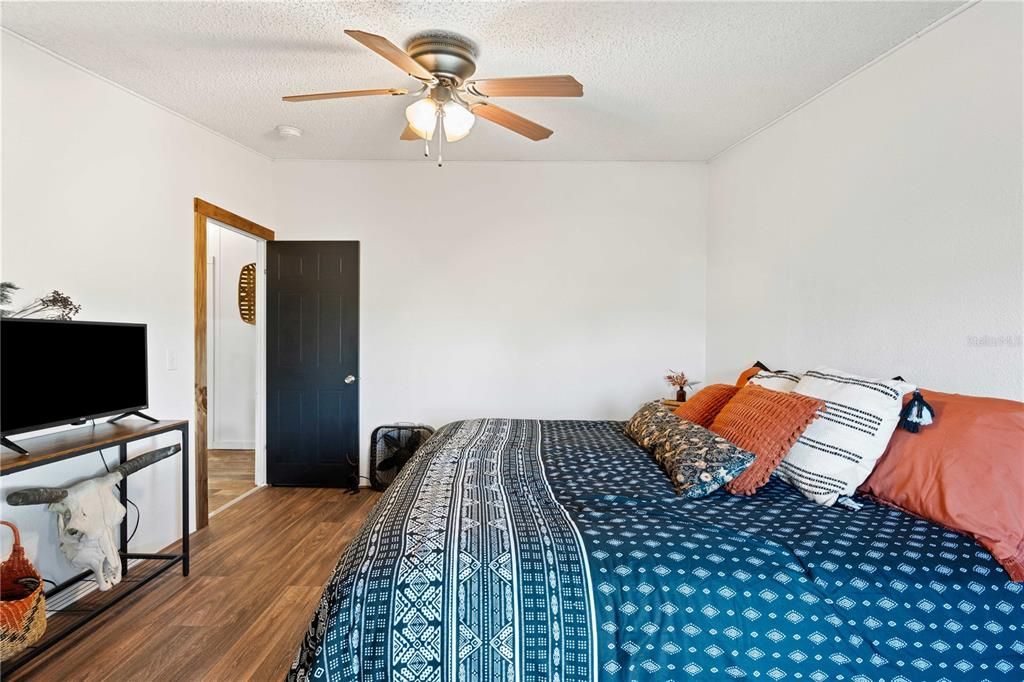 For Sale: $425,000 (4 beds, 2 baths, 2432 Square Feet)