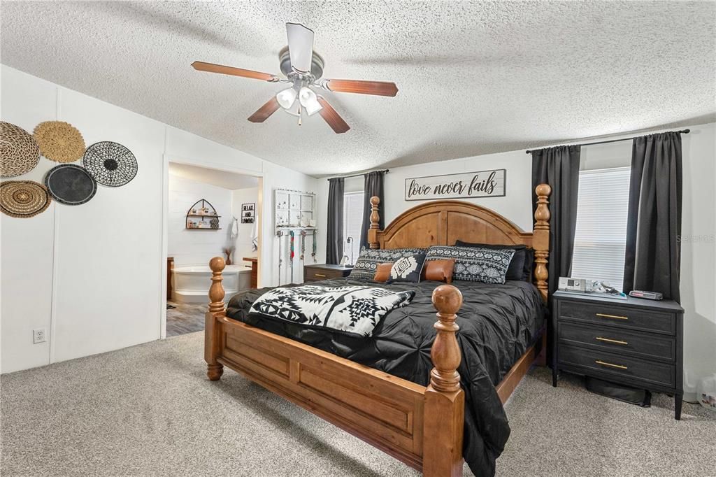 For Sale: $425,000 (4 beds, 2 baths, 2432 Square Feet)