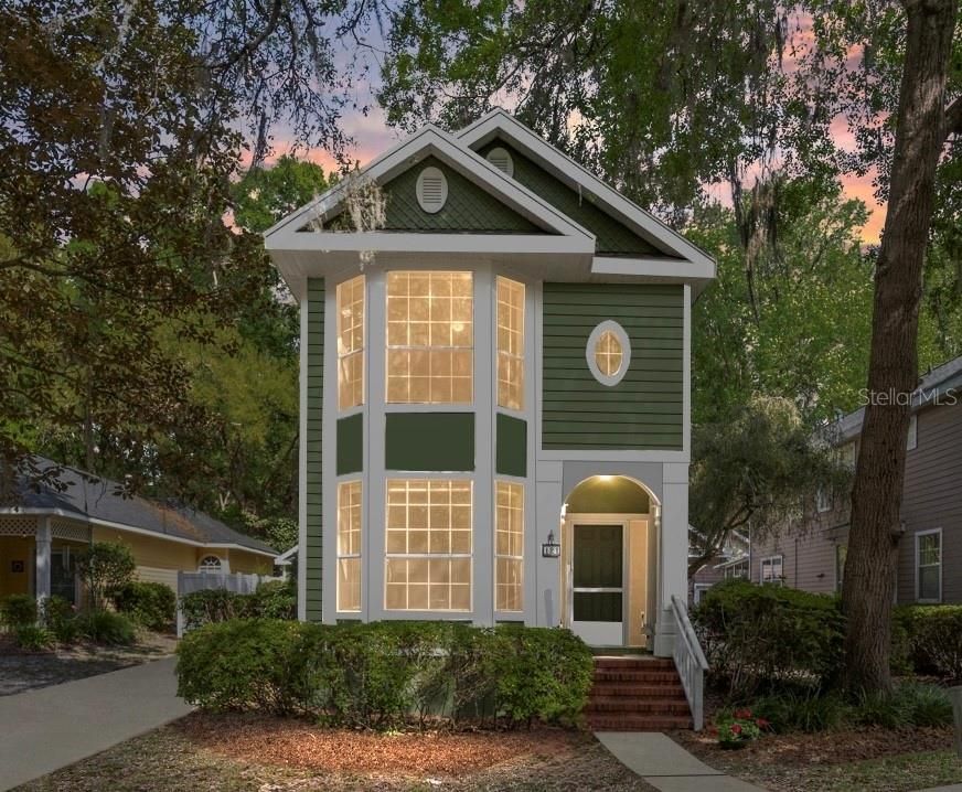 Recently Sold: $359,900 (3 beds, 2 baths, 1894 Square Feet)