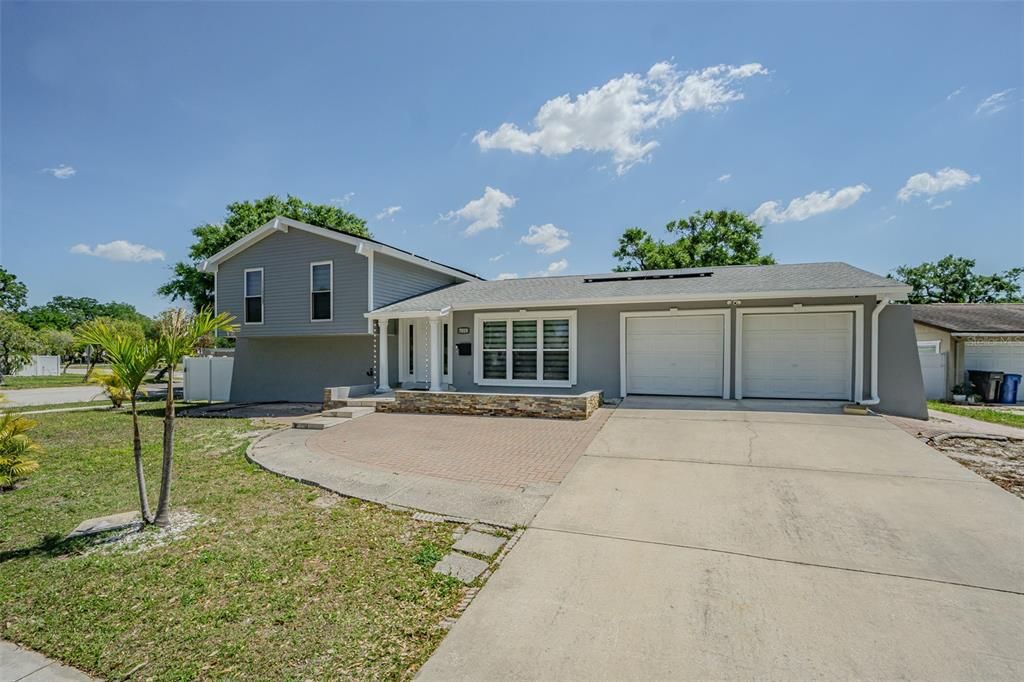 Recently Sold: $599,900 (4 beds, 3 baths, 1994 Square Feet)