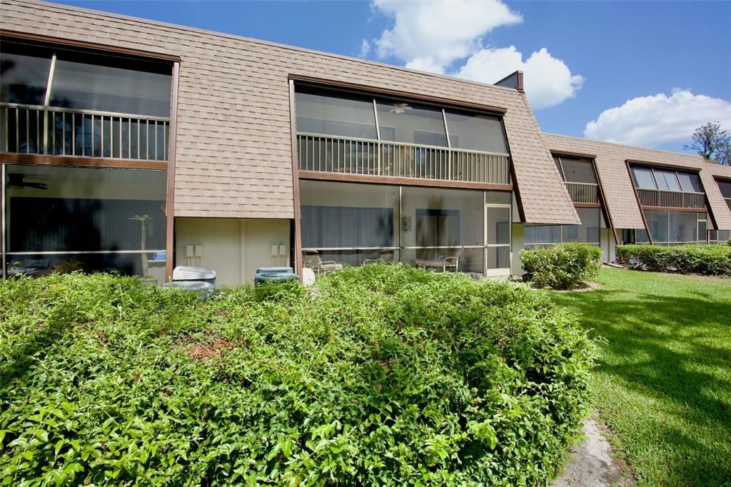 Active With Contract: $199,500 (2 beds, 2 baths, 967 Square Feet)