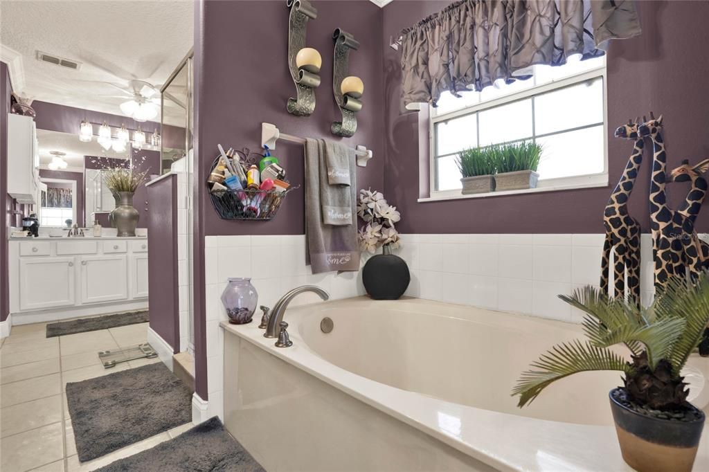 For Sale: $595,900 (4 beds, 2 baths, 2122 Square Feet)