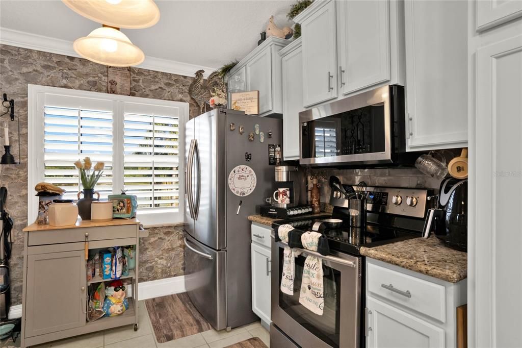 For Sale: $595,900 (4 beds, 2 baths, 2122 Square Feet)