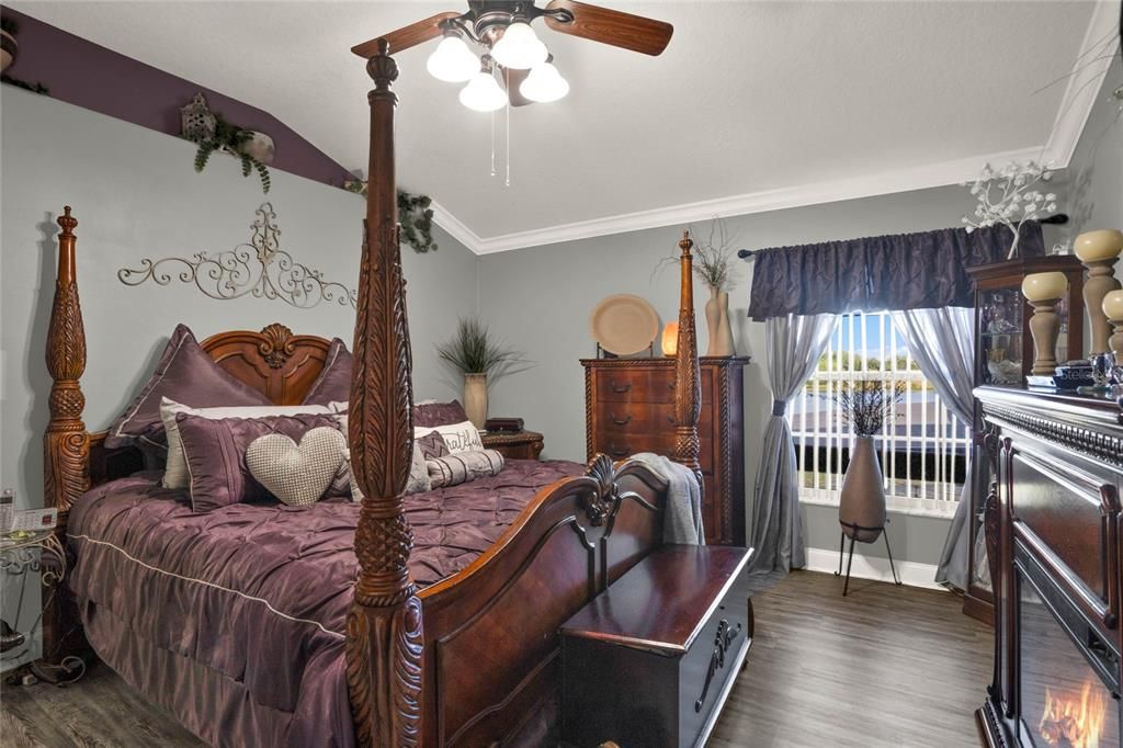 For Sale: $595,900 (4 beds, 2 baths, 2122 Square Feet)