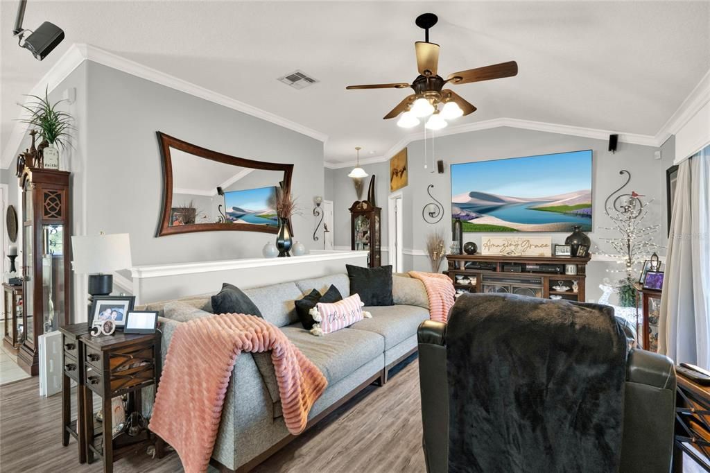 For Sale: $595,900 (4 beds, 2 baths, 2122 Square Feet)