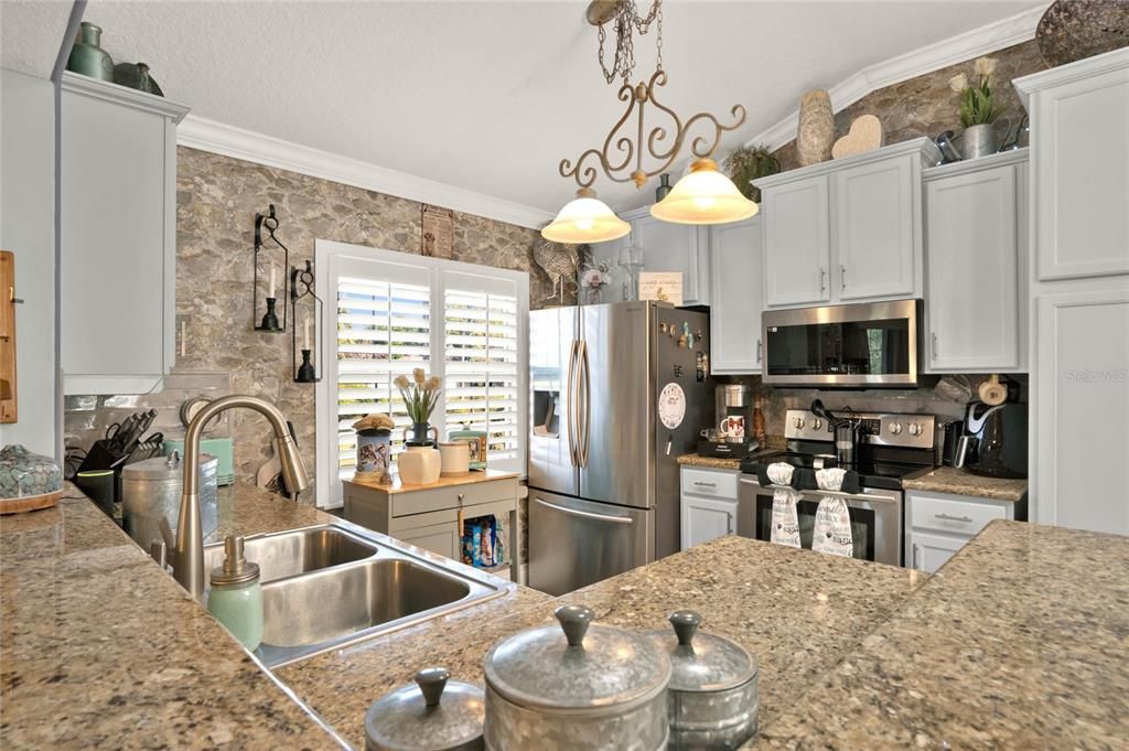 For Sale: $595,900 (4 beds, 2 baths, 2122 Square Feet)